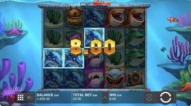 Swim towards blasting bonuses in Razor Shark slot!